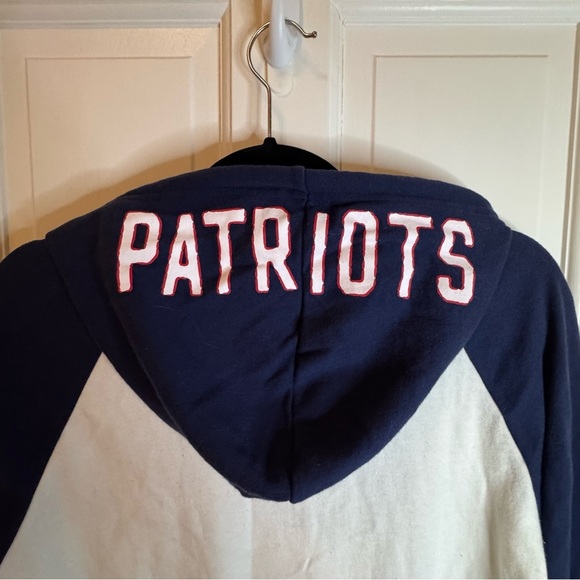 Patriots Football Hoodie Woman’s Small - Picture 4 of 9